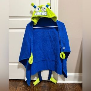 Kids alien hooded towel